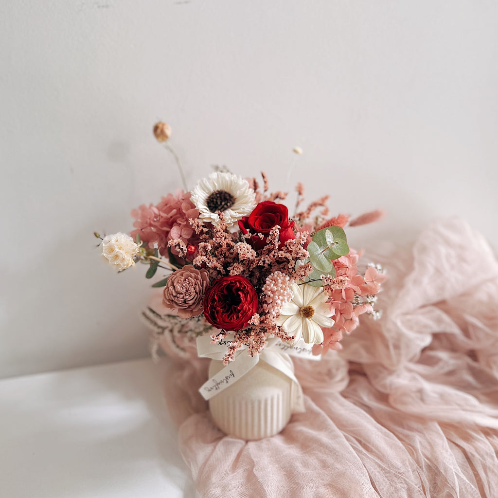 Everlasting Nordic Vase Pink Floral Decoration First Sight SG