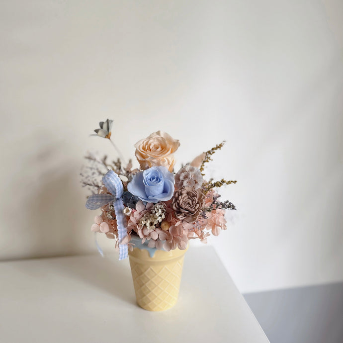 [New] Everlasting Nordic Vase Arrangement - Bubbly
